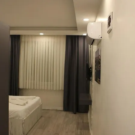 Hotel The Palace Istanbul