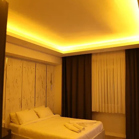 Hotel The Palace *